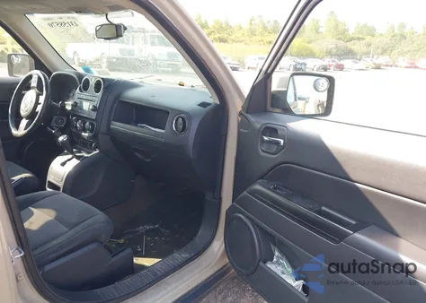 2016 Jeep Patriot Latitude из США, поврежденный, VIN 1C4NJRFB2GD752866